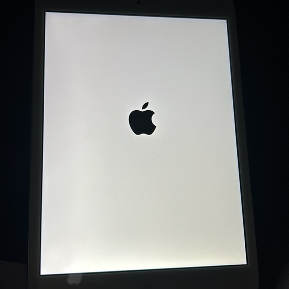 Alpple mini ipad - Picture 2 of 7